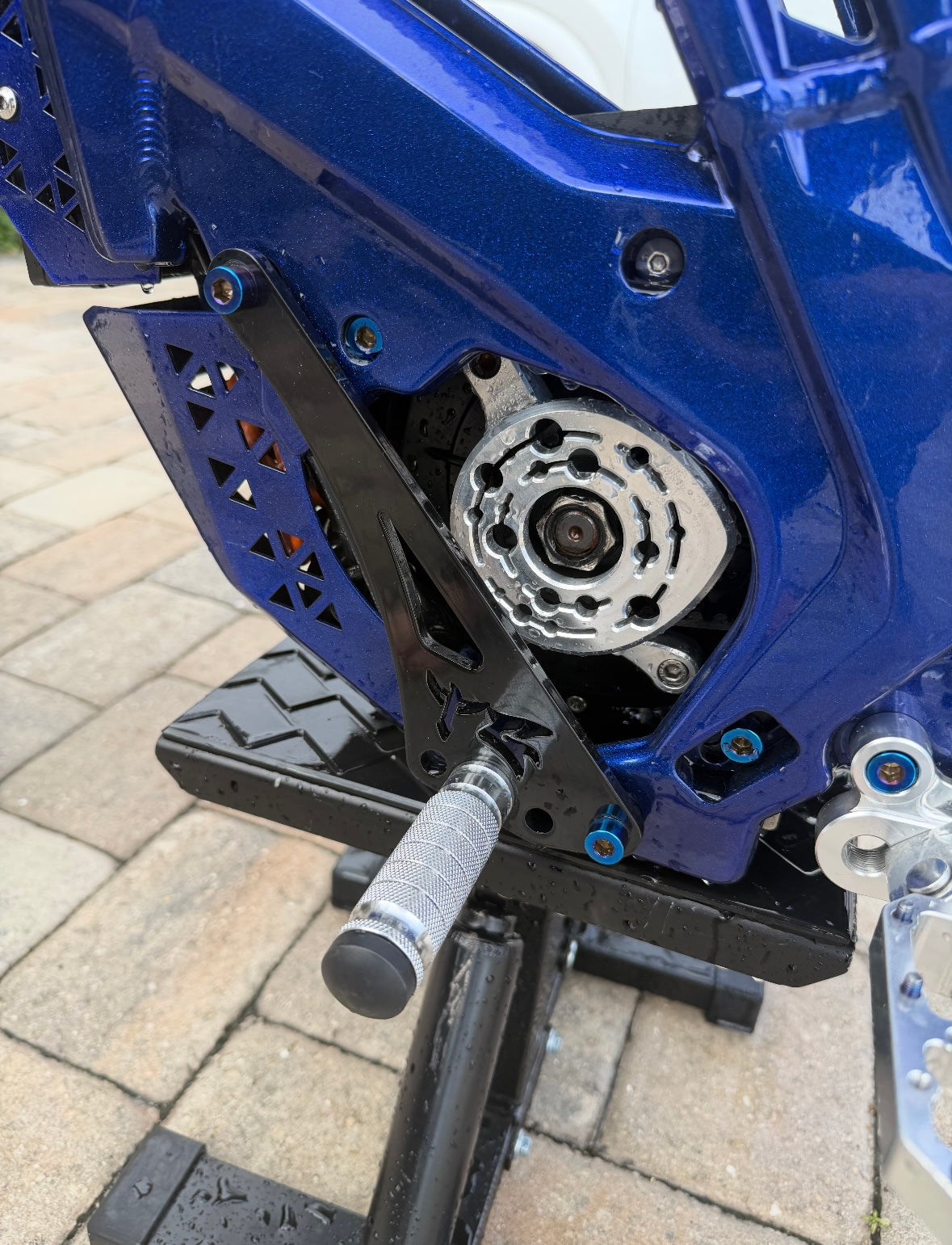 Foot Lock Titanium Bolts (set of 2)